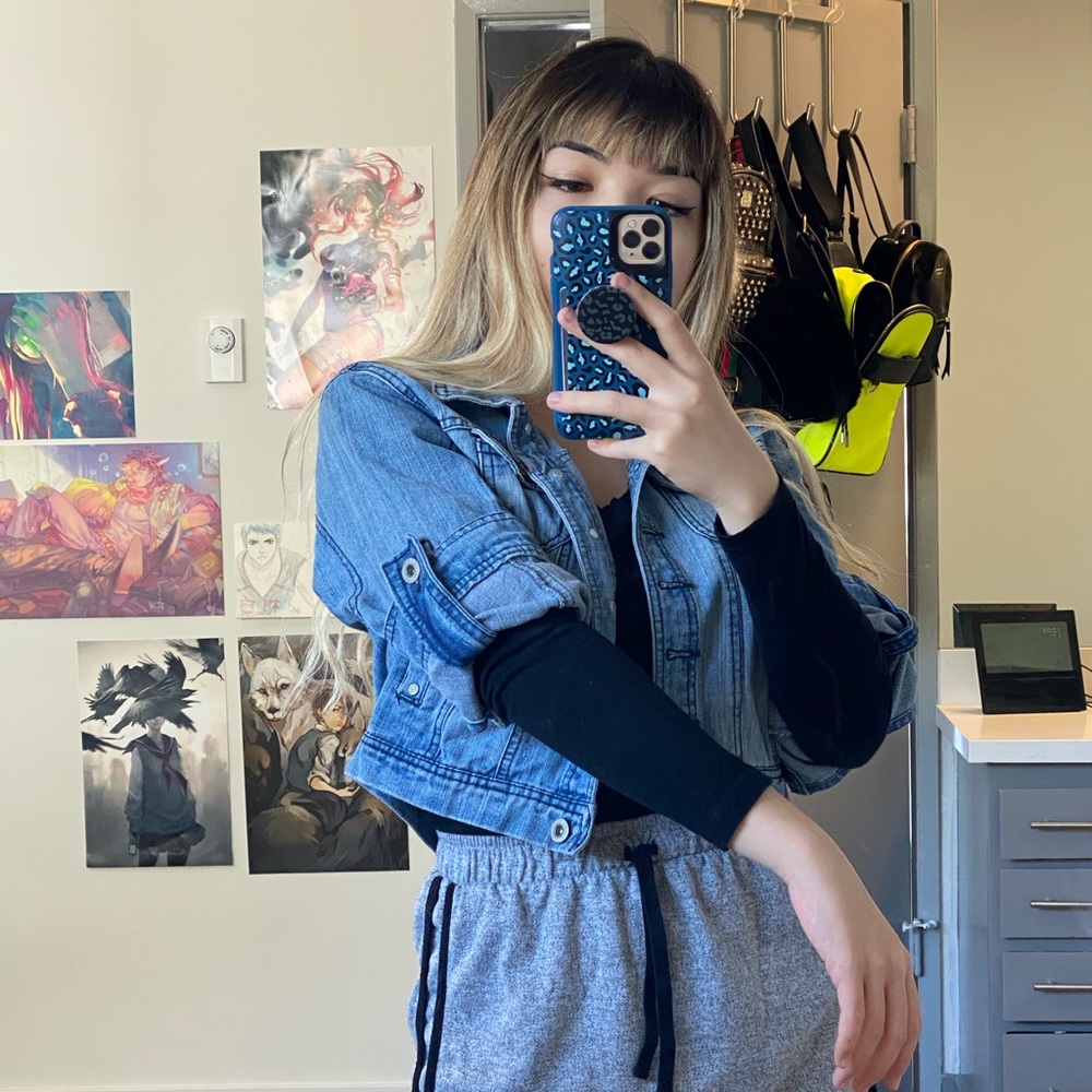 Cropped denim jacket